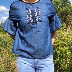 VINTAGE BLUE PATTERNED STITCHING IN FRONT BLOUSE